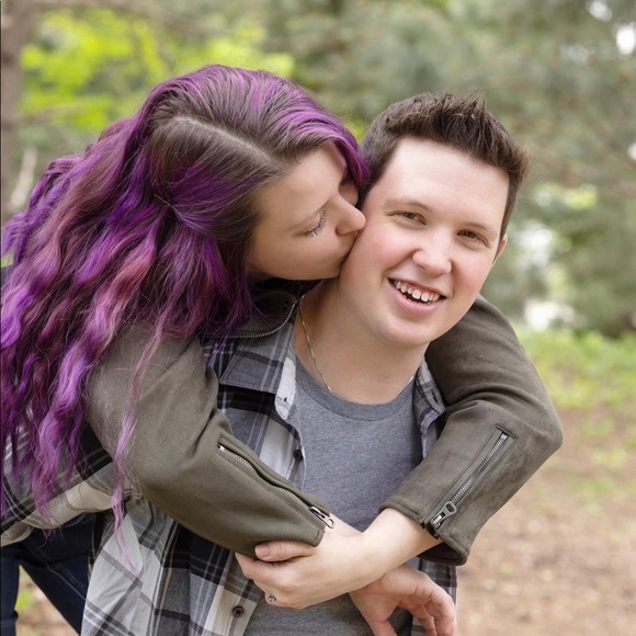 Meet The Buyer/Seller☺️ connect with me 💗 - Picture 9 of 13